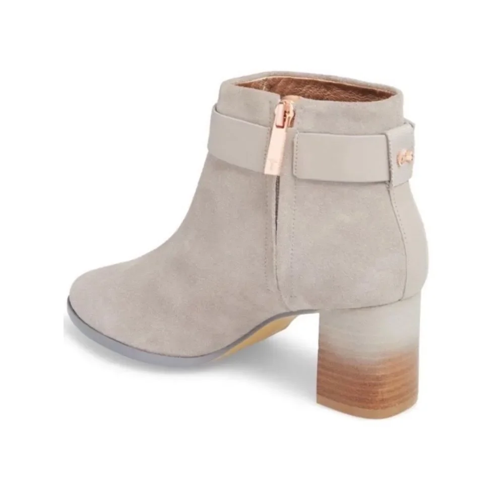 Ted Baker 40.5 Ainthe Ankle Booties in Light Grey Rose Gold